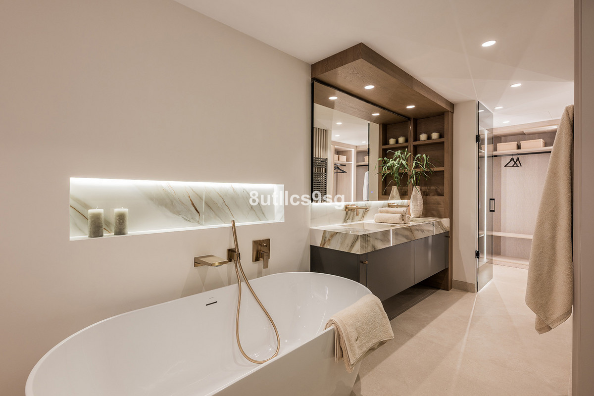 Se vende Apartamento Planta Baja de 4 dormitorios en Costa Del Sol, Málaga, España