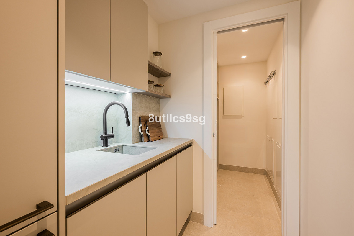 Se vende Apartamento Planta Baja de 4 dormitorios en Costa Del Sol, Málaga, España