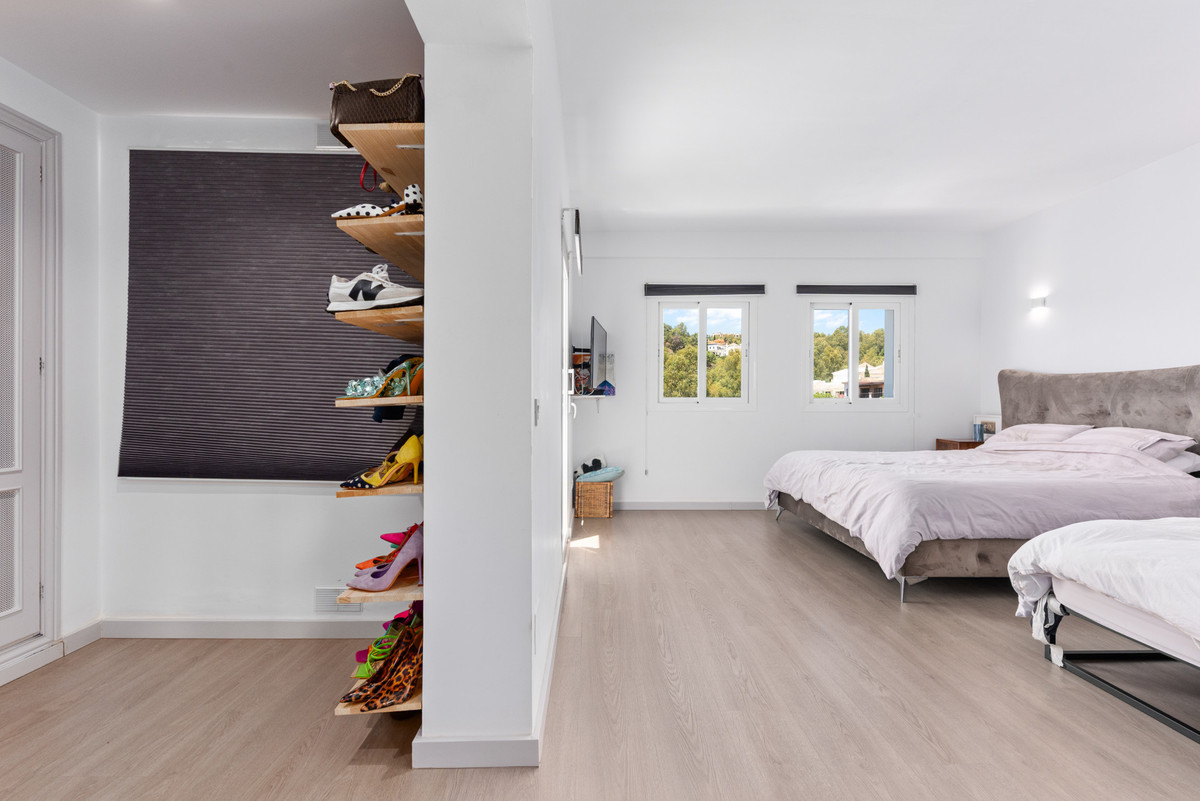 4 Bed Townhouse for sale in La Quinta Costa Del Sol, Málaga, Spain