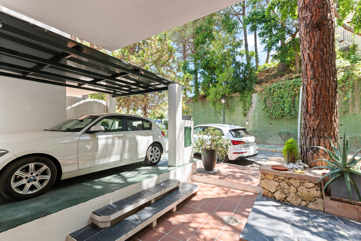 4 Bed Townhouse for sale in La Quinta Costa Del Sol, Málaga, Spain