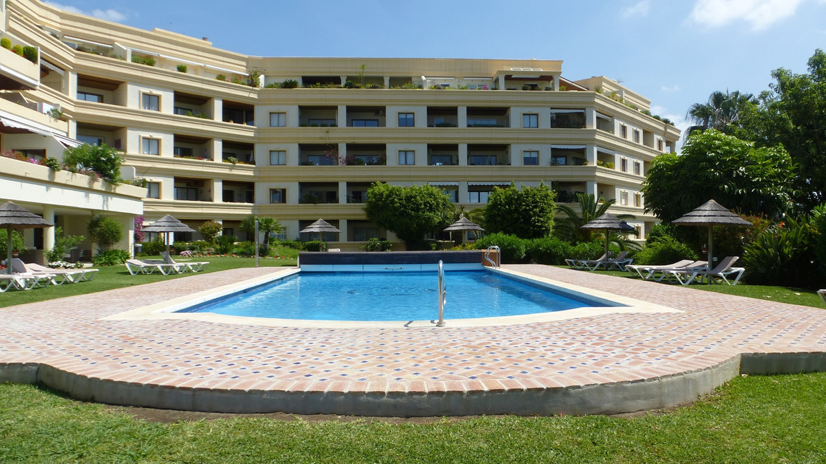 Apartment for sale in Nueva Andalucía Costa Del Sol, Málaga, Spain