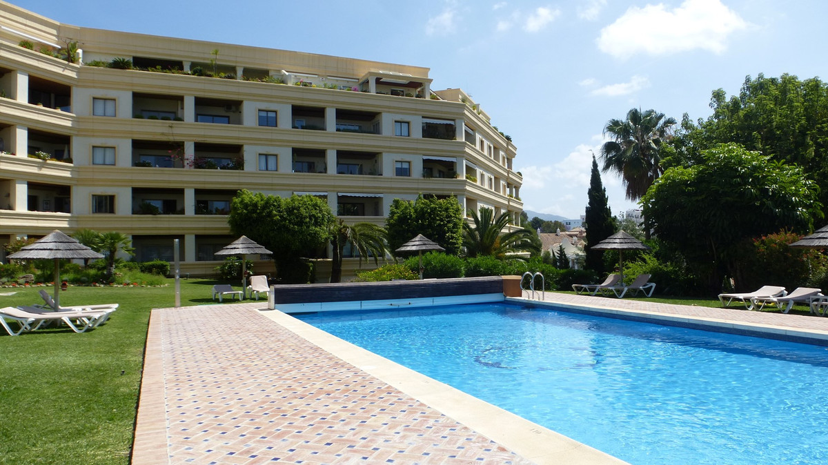 Apartment for sale in Nueva Andalucía Costa Del Sol, Málaga, Spain