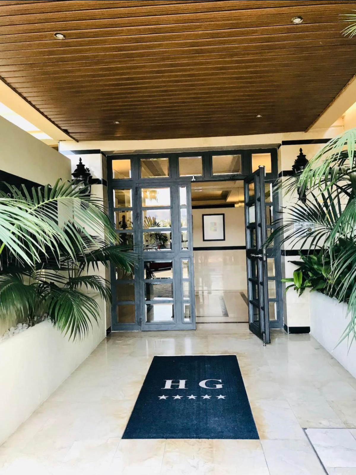 Apartment for sale in Nueva Andalucía Costa Del Sol, Málaga, Spain
