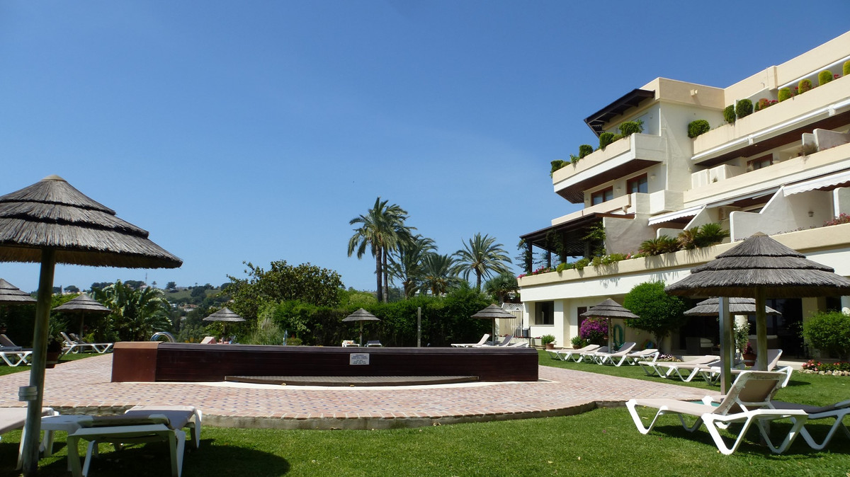 Apartment for sale in Nueva Andalucía Costa Del Sol, Málaga, Spain