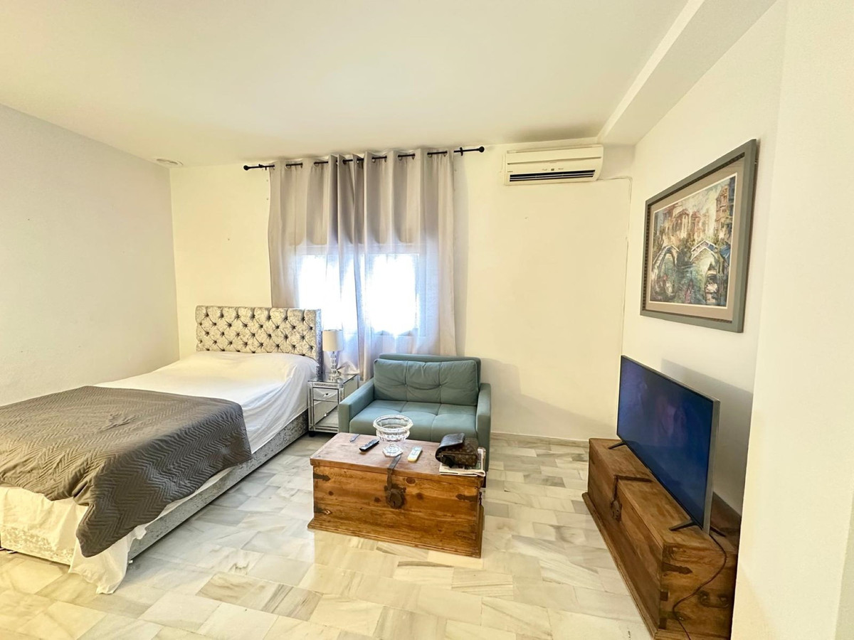 Apartment for sale in Nueva Andalucía Costa Del Sol, Málaga, Spain