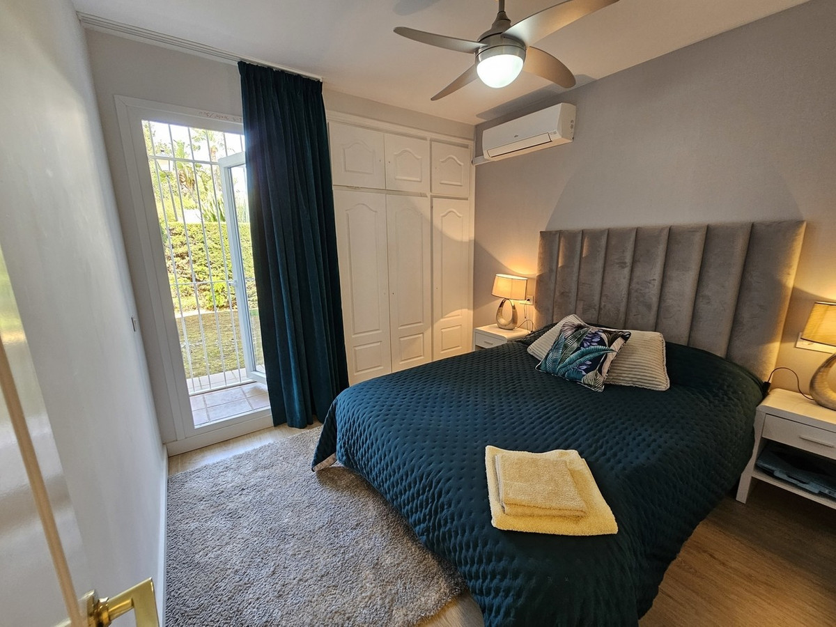 2 Bed Apartment for sale in El Paraiso Costa Del Sol, Málaga, Spain