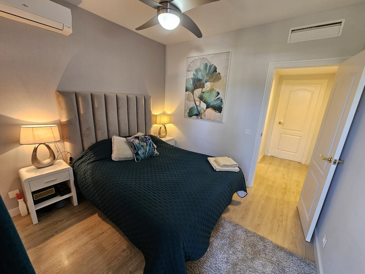 2 Bed Apartment for sale in El Paraiso Costa Del Sol, Málaga, Spain