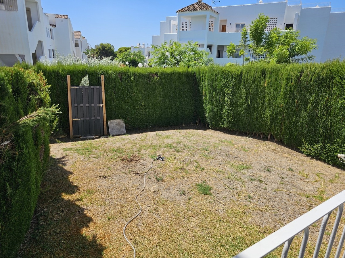 2 Bed Apartment for sale in El Paraiso Costa Del Sol, Málaga, Spain