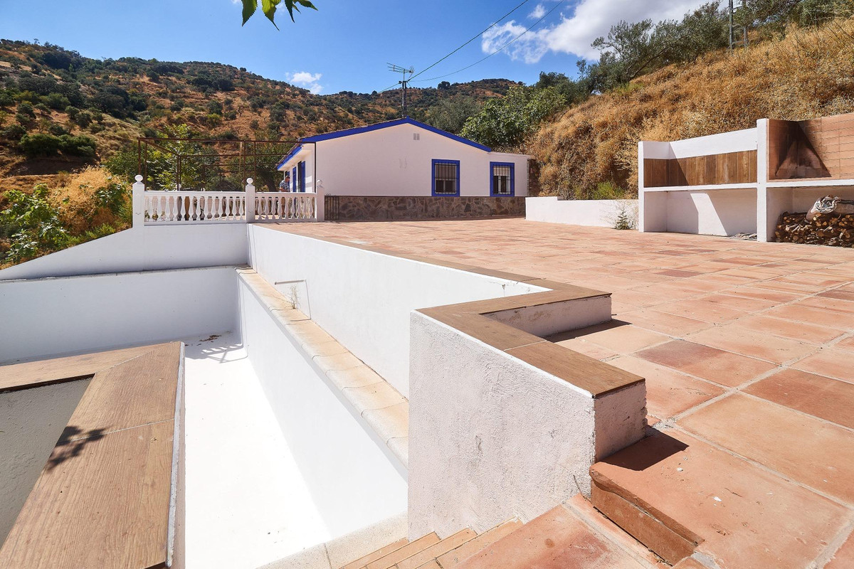 3 Bed Plots for sale in Guaro Costa Del Sol, Málaga, Spain