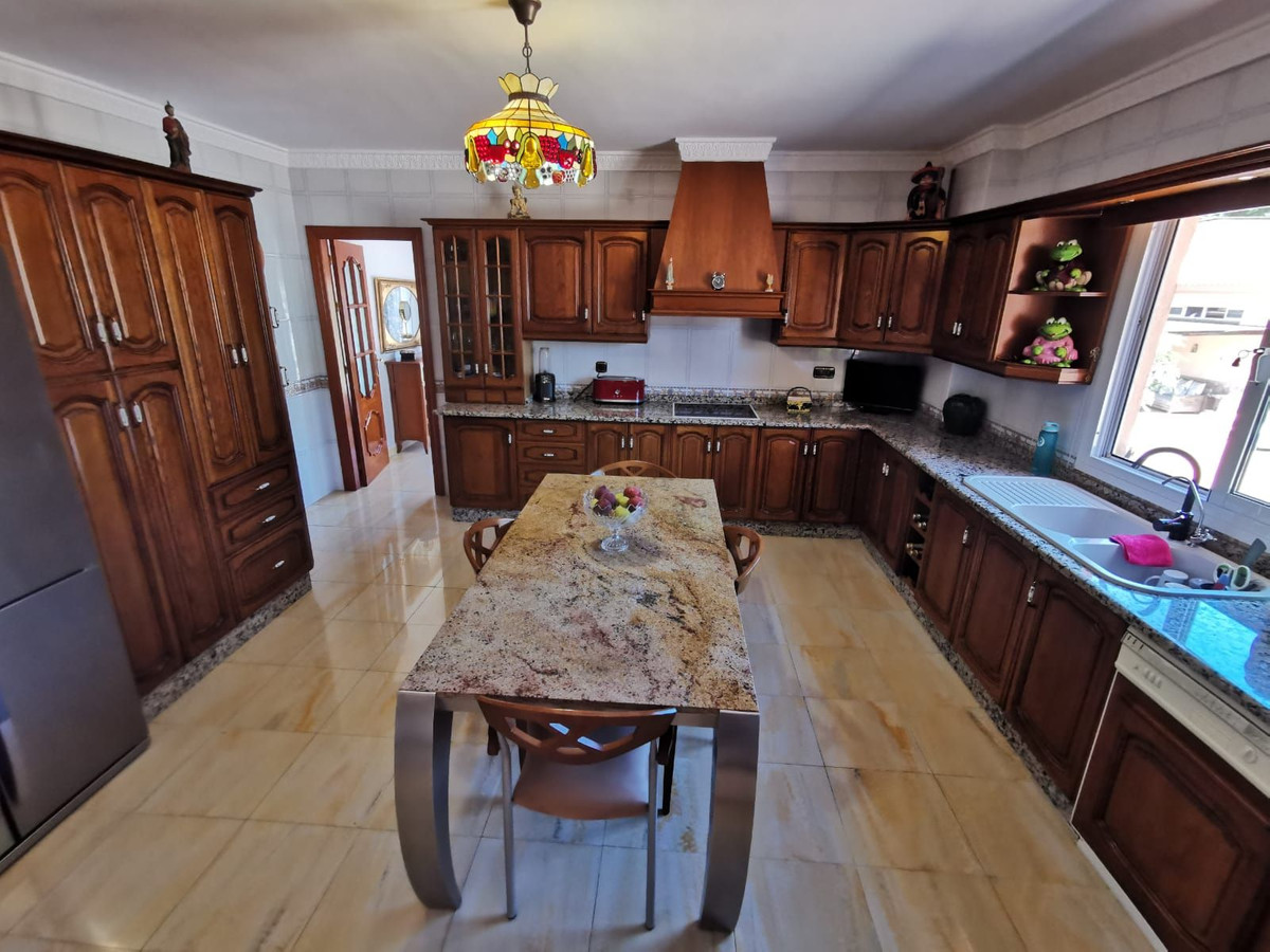 6 Bed Townhouse for sale in La Cala De Mijas Costa Del Sol, Málaga, Spain