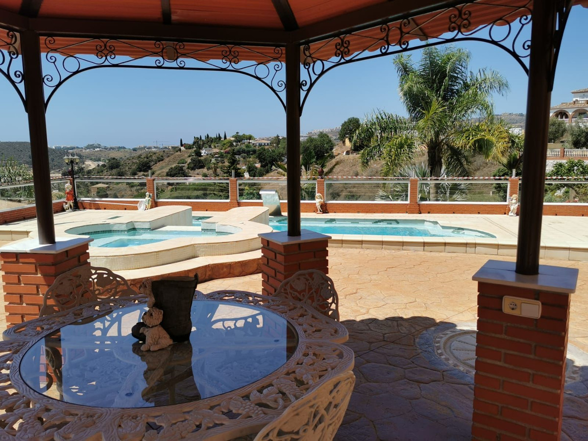 6 Bed Townhouse for sale in La Cala De Mijas Costa Del Sol, Málaga, Spain