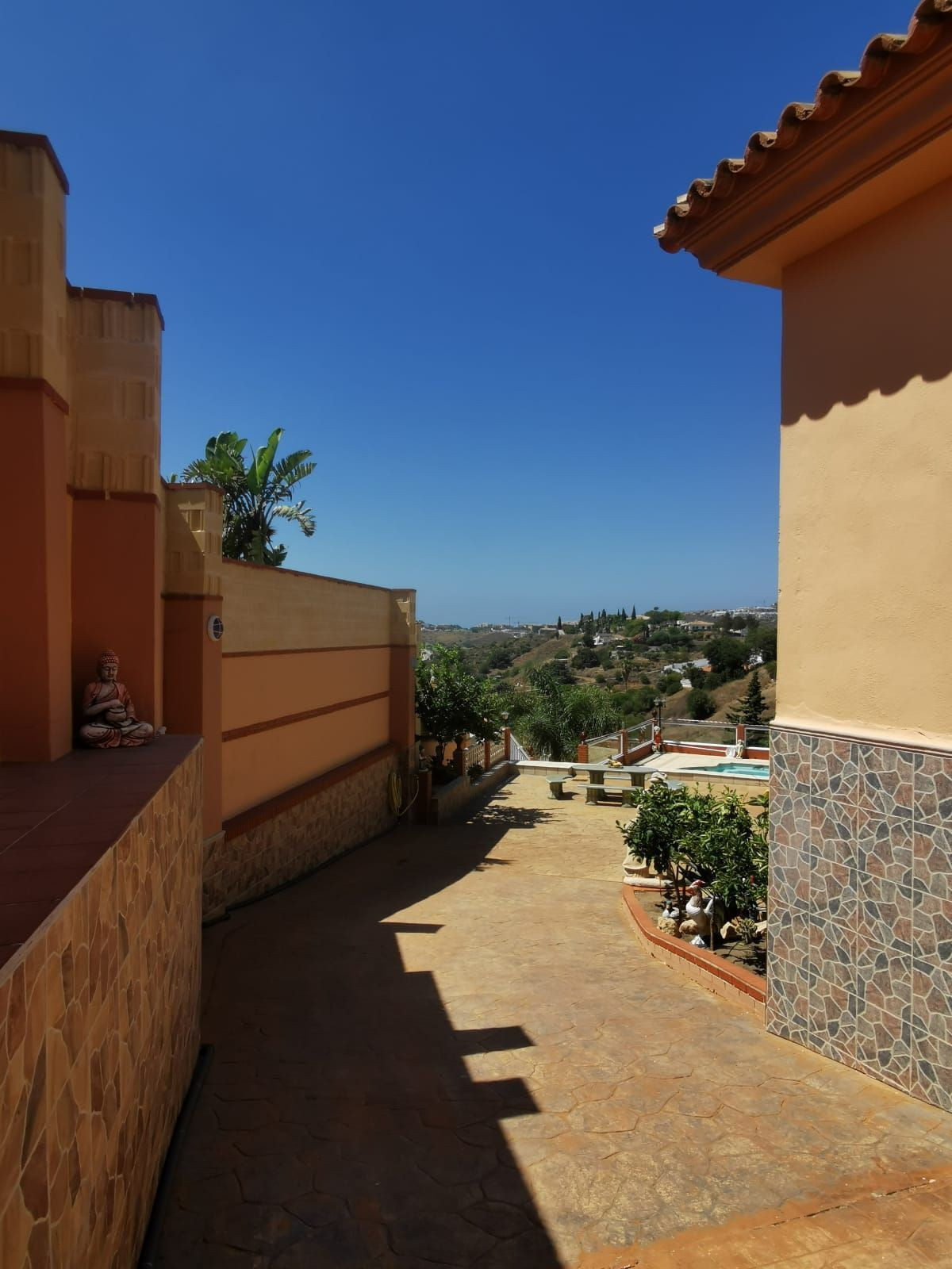 6 Bed Townhouse for sale in La Cala De Mijas Costa Del Sol, Málaga, Spain