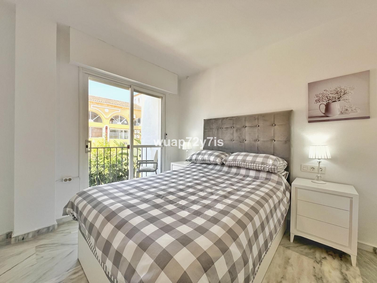Se vende Apartamento Planta Media de 3 dormitorios en Costa Del Sol, Málaga, España