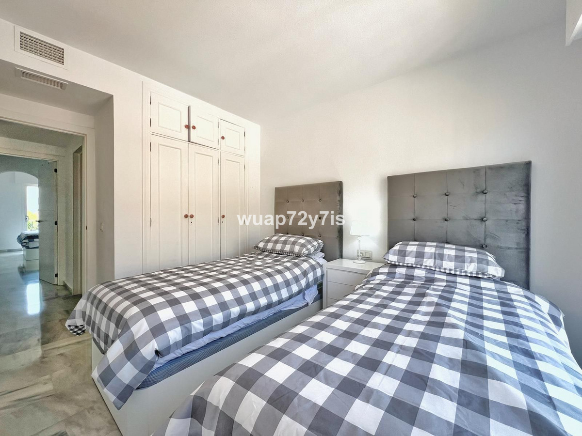 Se vende Apartamento Planta Media de 3 dormitorios en Costa Del Sol, Málaga, España