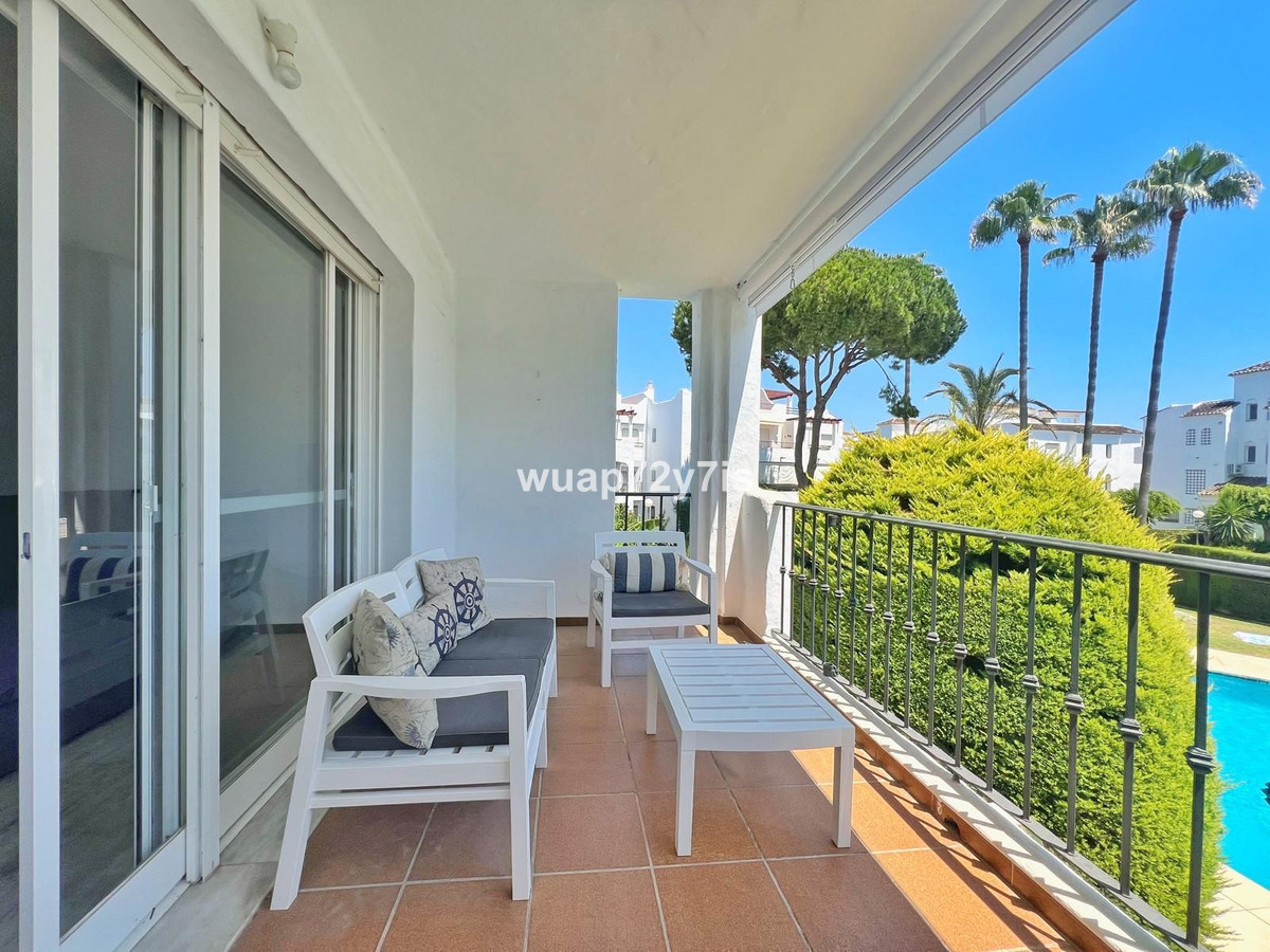 Se vende Apartamento Planta Media de 3 dormitorios en Costa Del Sol, Málaga, España