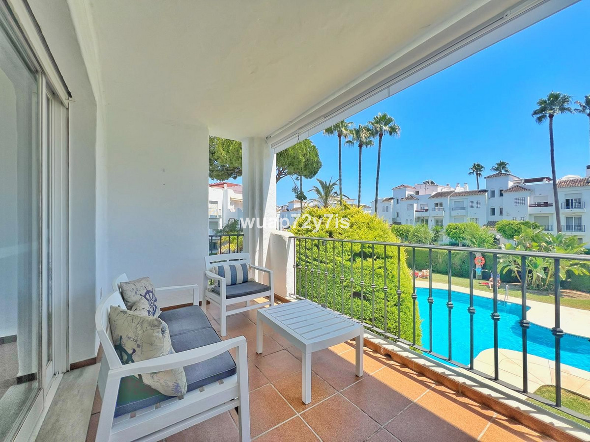 Se vende Apartamento Planta Media de 3 dormitorios en Costa Del Sol, Málaga, España