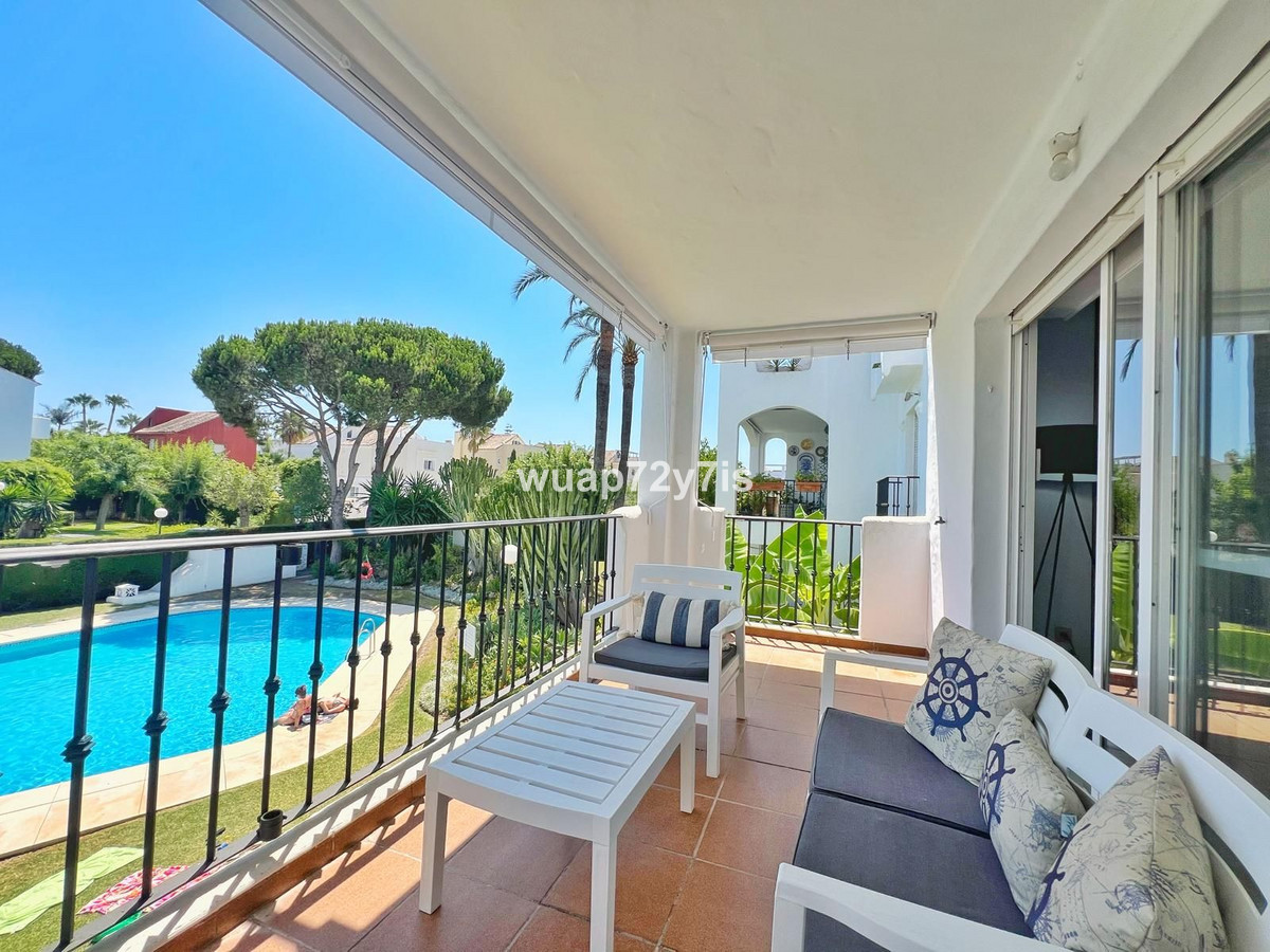 Se vende Apartamento Planta Media de 3 dormitorios en Costa Del Sol, Málaga, España