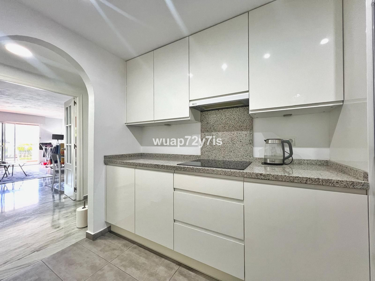 Se vende Apartamento Planta Media de 3 dormitorios en Costa Del Sol, Málaga, España