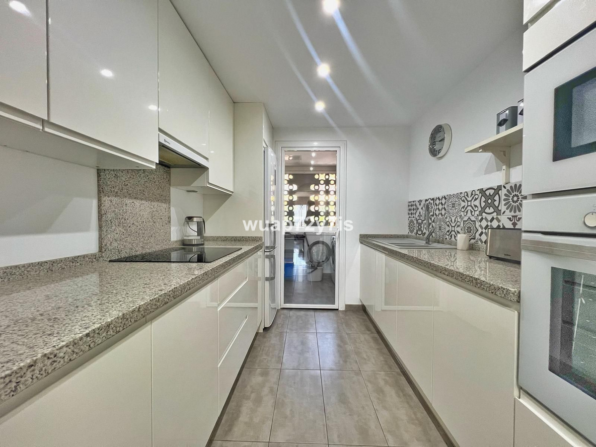 Se vende Apartamento Planta Media de 3 dormitorios en Costa Del Sol, Málaga, España