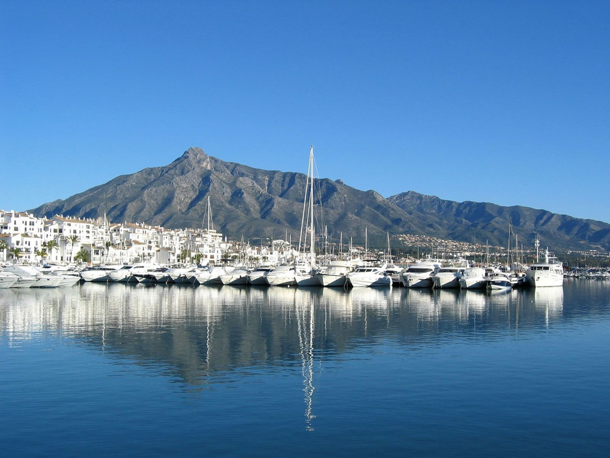 Se vende Aparcamiento  en Costa Del Sol, Málaga, España