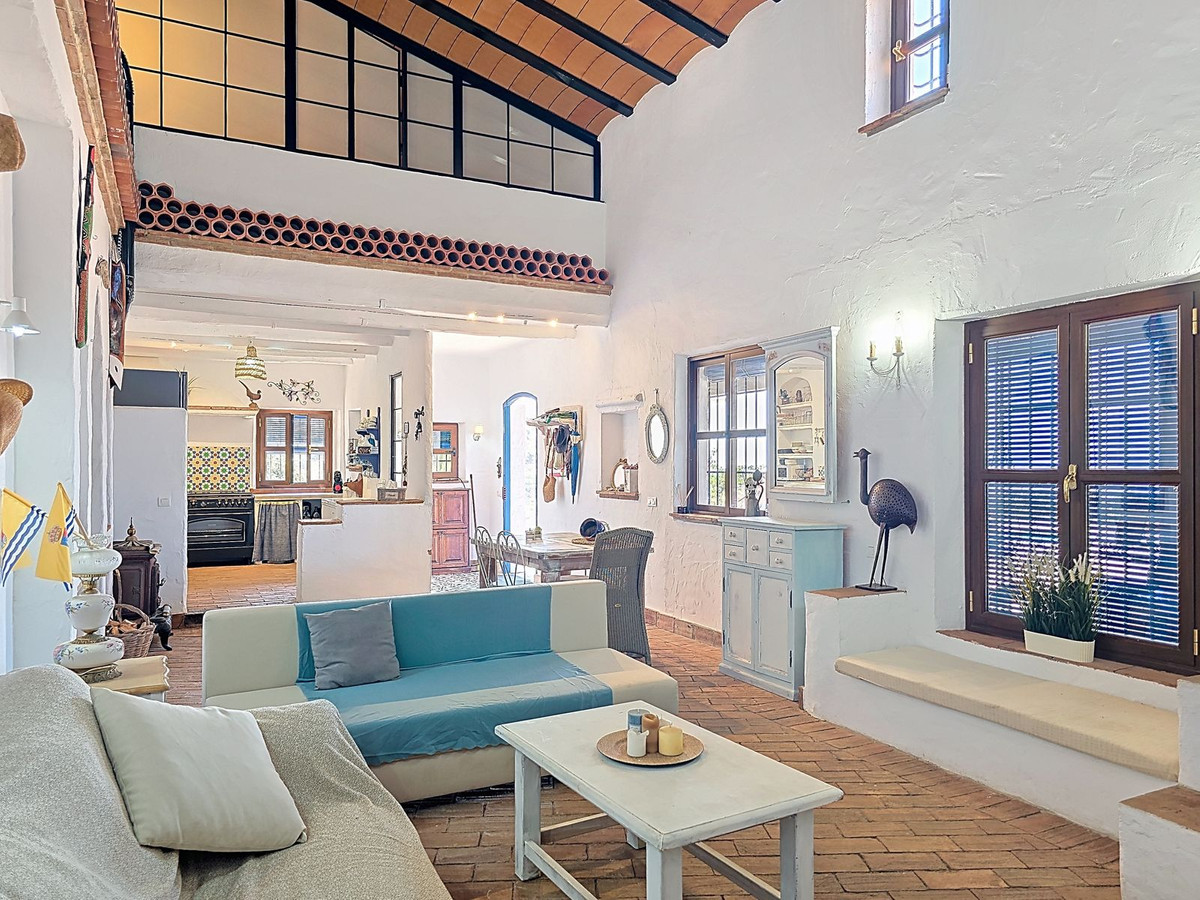 Se vende Villa - Chalet de 3 dormitorios en Costa Del Sol East, Málaga, España