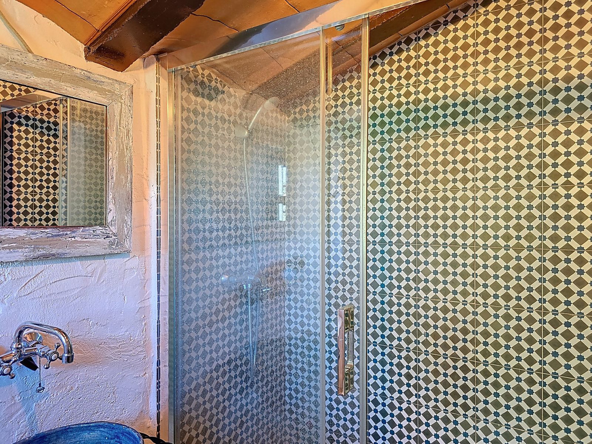 Se vende Villa - Chalet de 3 dormitorios en Costa Del Sol East, Málaga, España