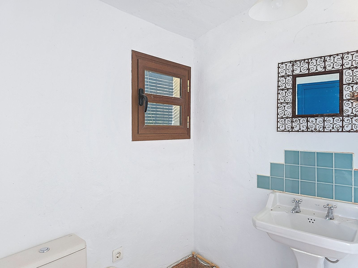 Se vende Villa - Chalet de 3 dormitorios en Costa Del Sol East, Málaga, España