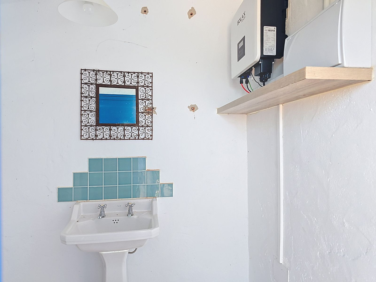 Se vende Villa - Chalet de 3 dormitorios en Costa Del Sol East, Málaga, España
