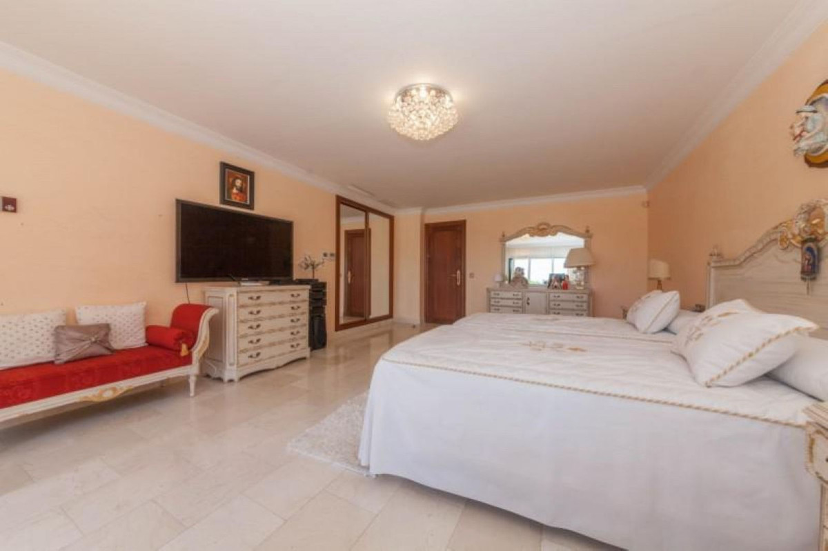 4 Bed Townhouse for sale in Puerto De Cabopino Costa Del Sol, Málaga, Spain