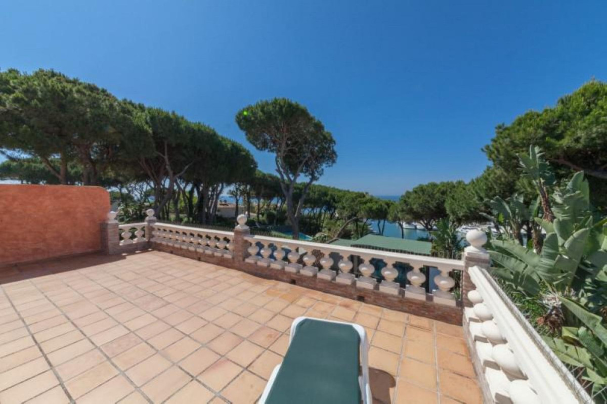 4 Bed Townhouse for sale in Puerto De Cabopino Costa Del Sol, Málaga, Spain