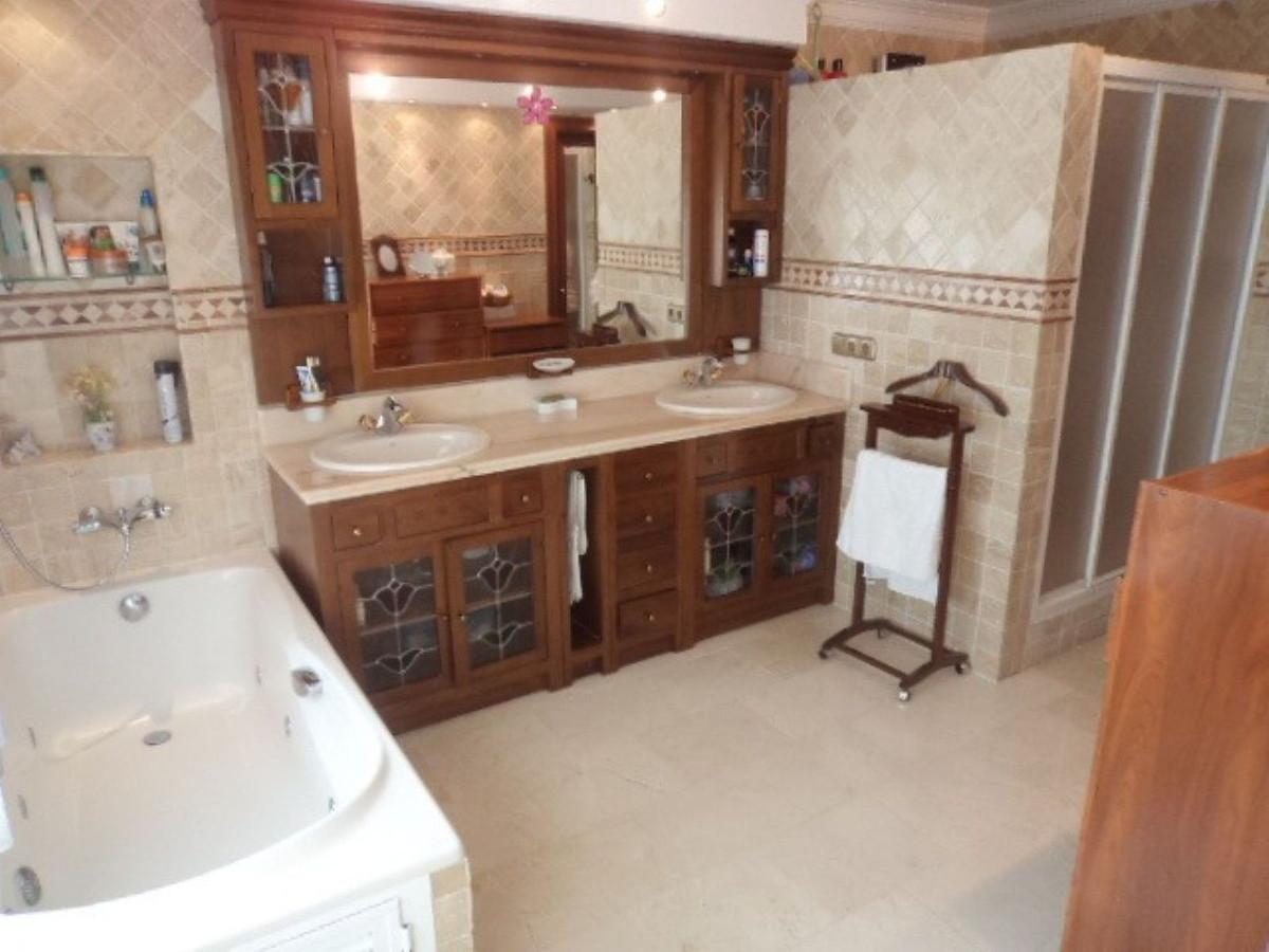 4 Bed Townhouse for sale in Puerto De Cabopino Costa Del Sol, Málaga, Spain