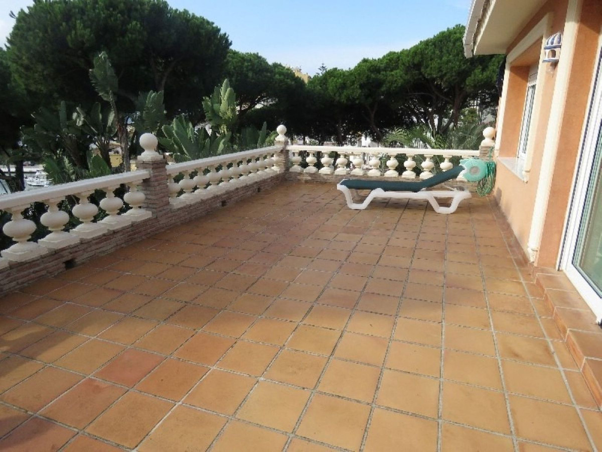 4 Bed Townhouse for sale in Puerto De Cabopino Costa Del Sol, Málaga, Spain