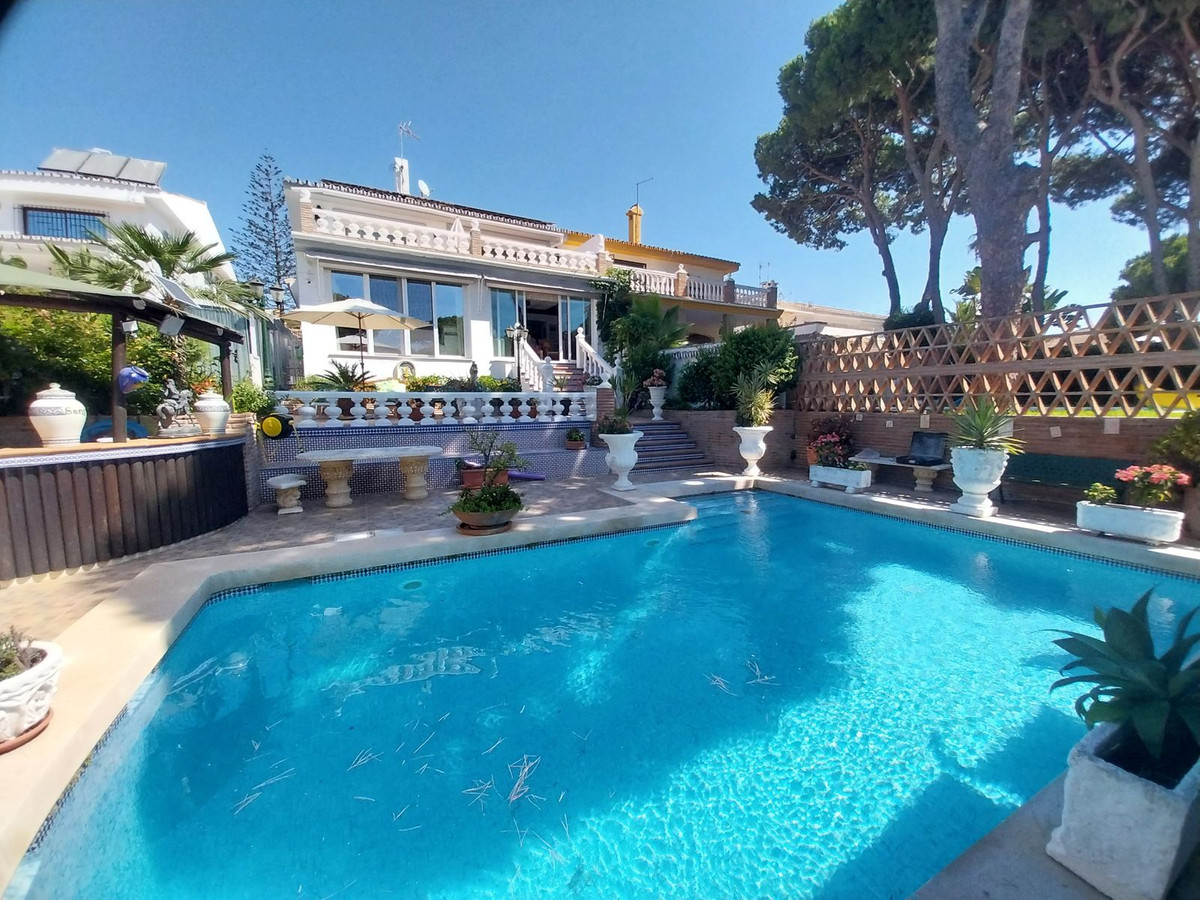 4 Bed Townhouse for sale in Puerto De Cabopino Costa Del Sol, Málaga, Spain