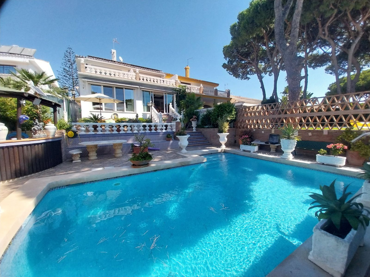 4 Bed Townhouse for sale in Puerto De Cabopino Costa Del Sol, Málaga, Spain