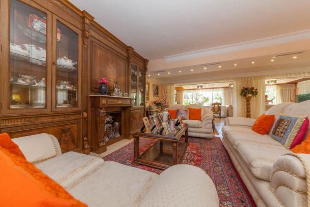 4 Bed Townhouse for sale in Puerto De Cabopino Costa Del Sol, Málaga, Spain