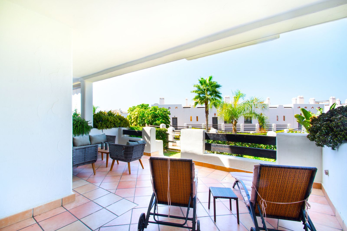 2 Bed Apartment for sale in Selwo Costa Del Sol, Málaga, Spain