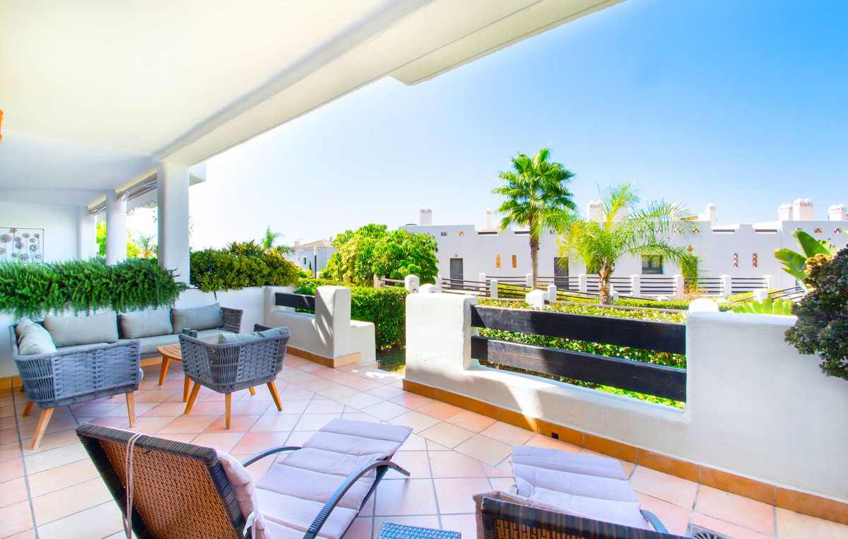 2 Bed Apartment for sale in Selwo Costa Del Sol, Málaga, Spain