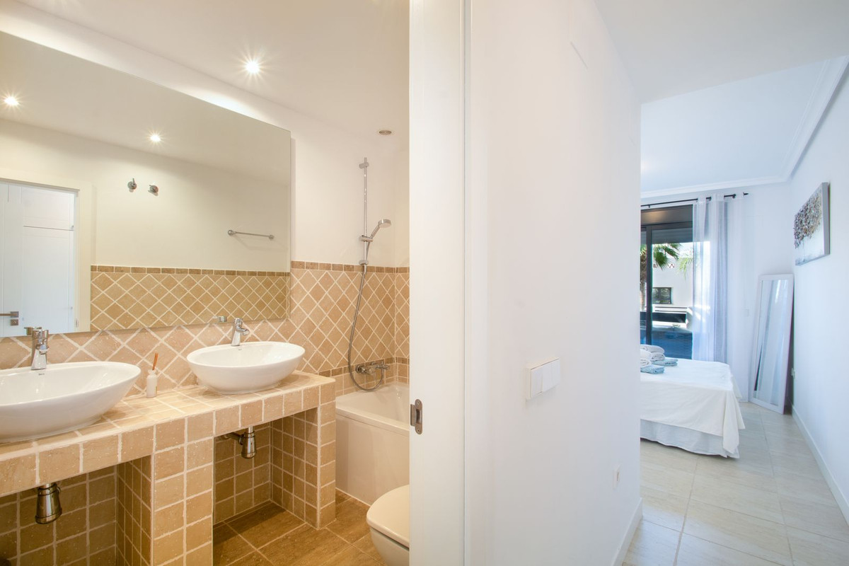 2 Bed Apartment for sale in Selwo Costa Del Sol, Málaga, Spain