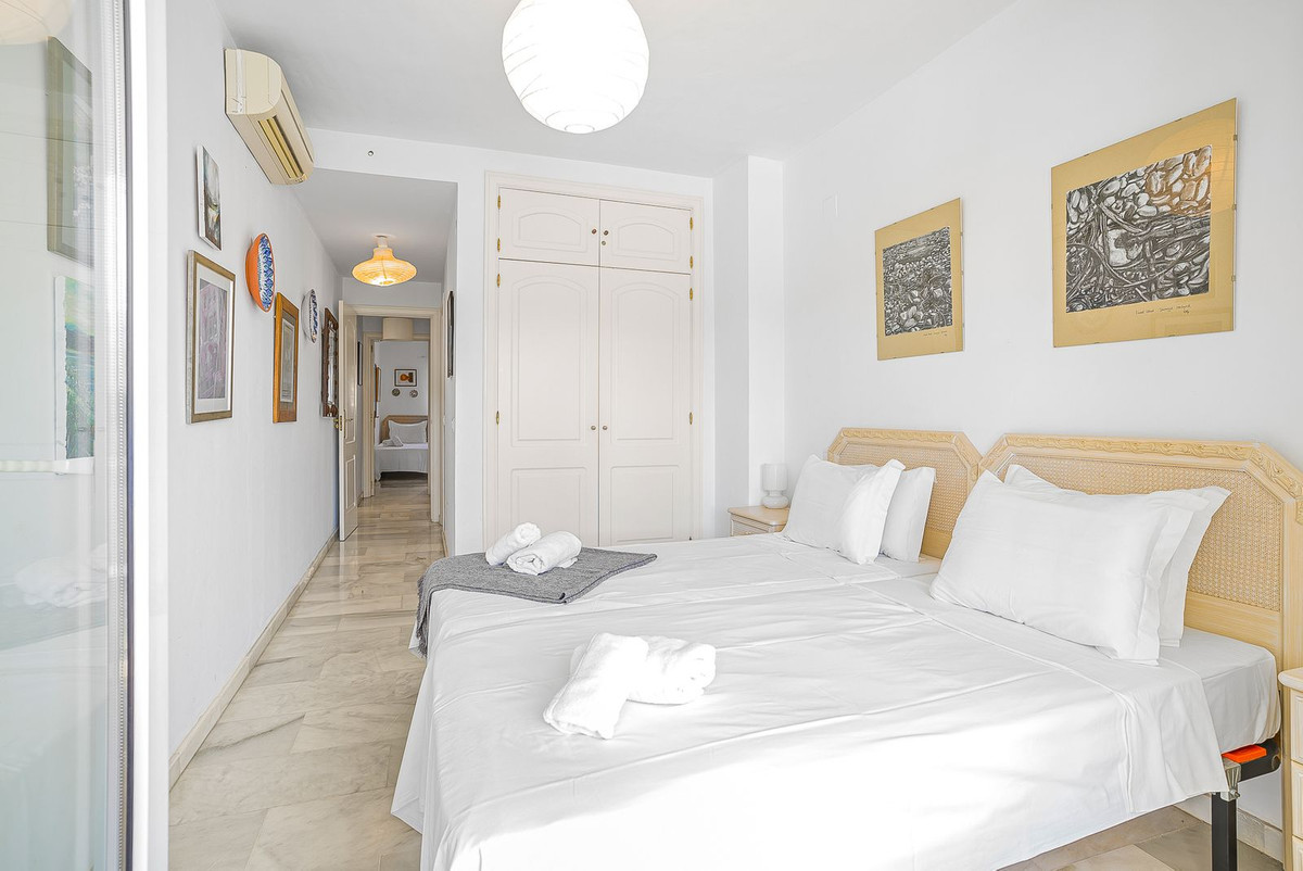 2 Bed Apartment for sale in Calahonda Costa Del Sol, Málaga, Spain