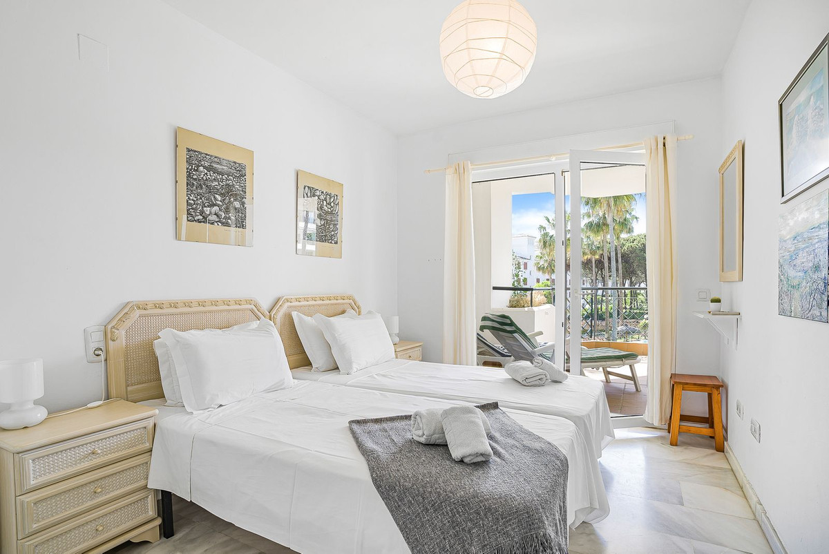 2 Bed Apartment for sale in Calahonda Costa Del Sol, Málaga, Spain