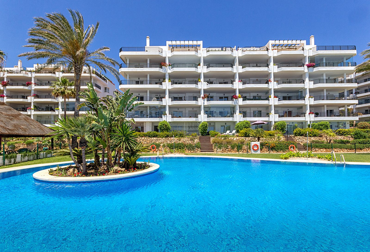 2 Bed Apartment for sale in Calahonda Costa Del Sol, Málaga, Spain