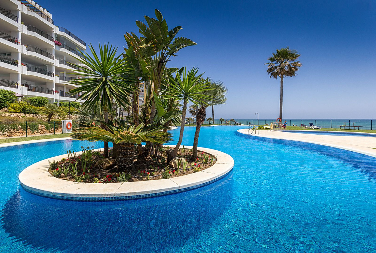 2 Bed Apartment for sale in Calahonda Costa Del Sol, Málaga, Spain