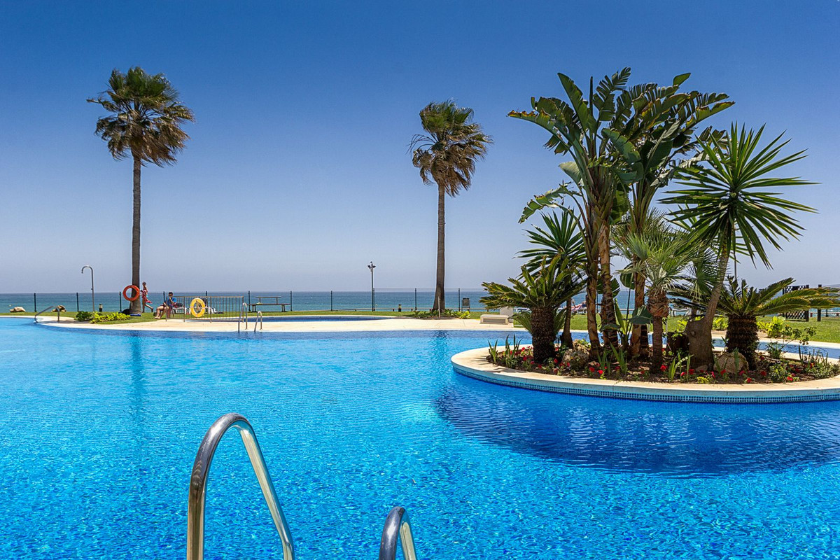 2 Bed Apartment for sale in Calahonda Costa Del Sol, Málaga, Spain