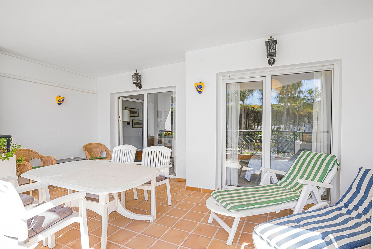 2 Bed Apartment for sale in Calahonda Costa Del Sol, Málaga, Spain