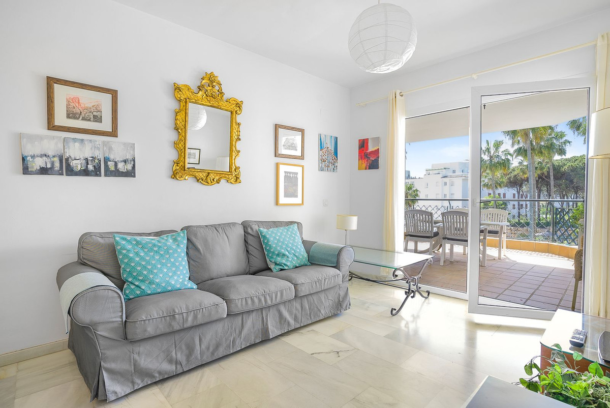 2 Bed Apartment for sale in Calahonda Costa Del Sol, Málaga, Spain
