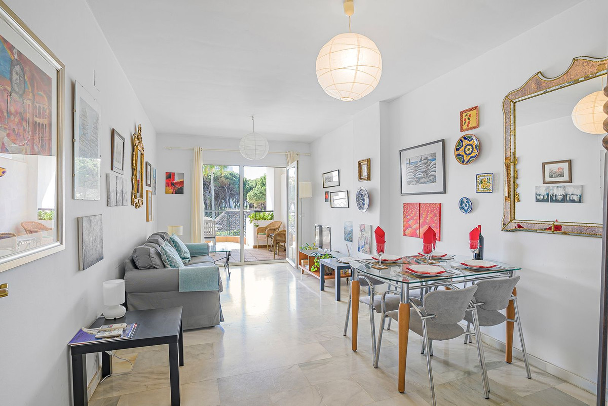 2 Bed Apartment for sale in Calahonda Costa Del Sol, Málaga, Spain
