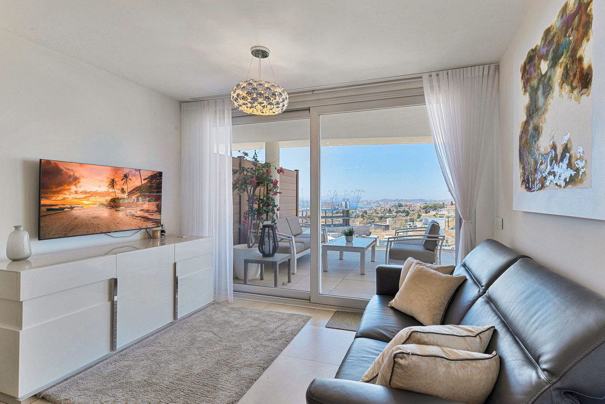 2 Bed Apartment for sale in Fuengirola Costa Del Sol, Málaga, Spain