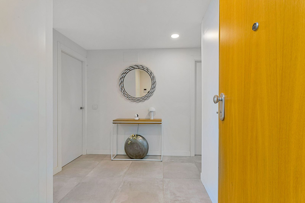 2 Bed Apartment for sale in Fuengirola Costa Del Sol, Málaga, Spain
