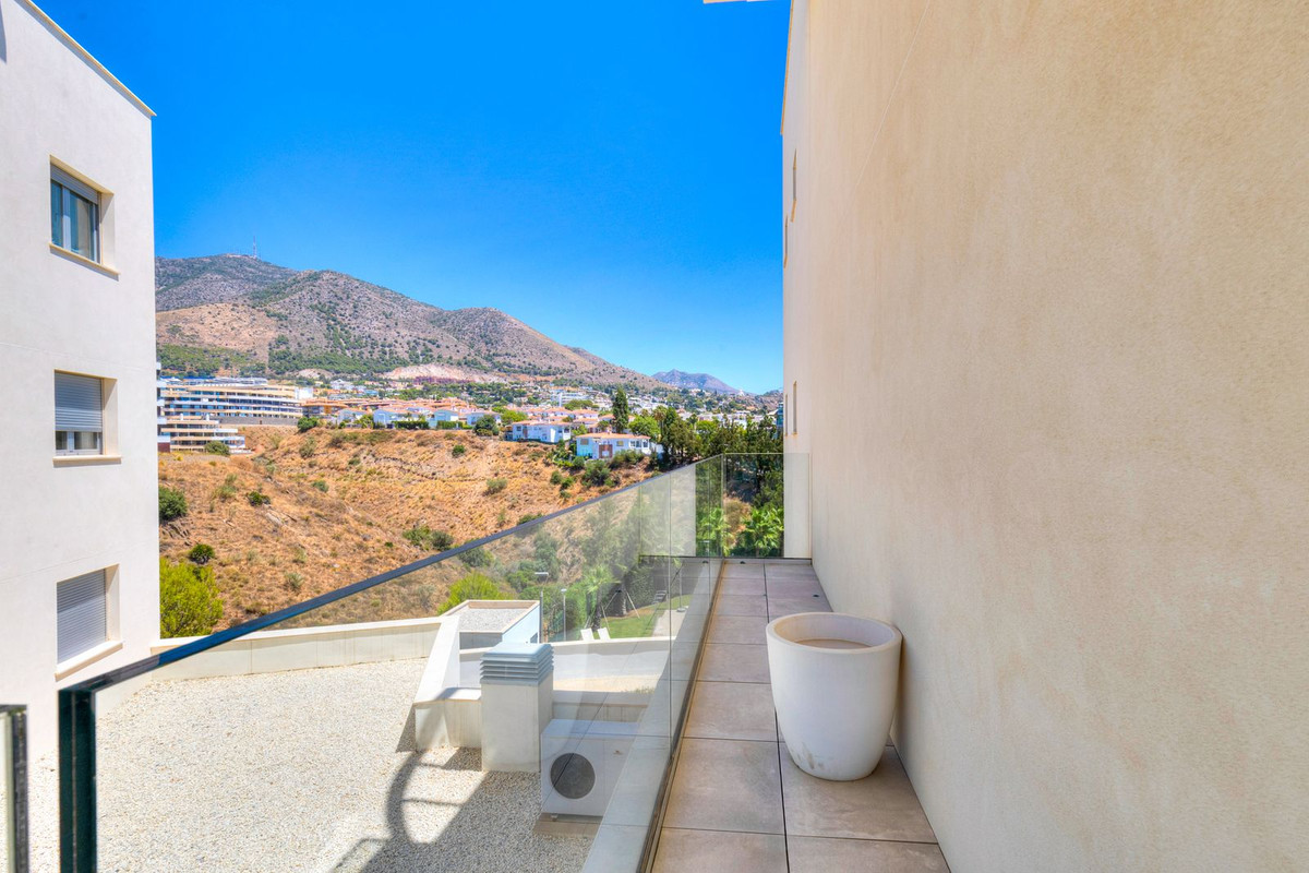 2 Bed Apartment for sale in Fuengirola Costa Del Sol, Málaga, Spain