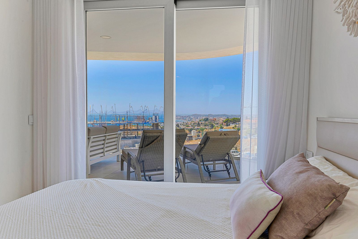2 Bed Apartment for sale in Fuengirola Costa Del Sol, Málaga, Spain
